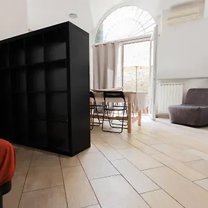 Amalia Via La Farina Apartment